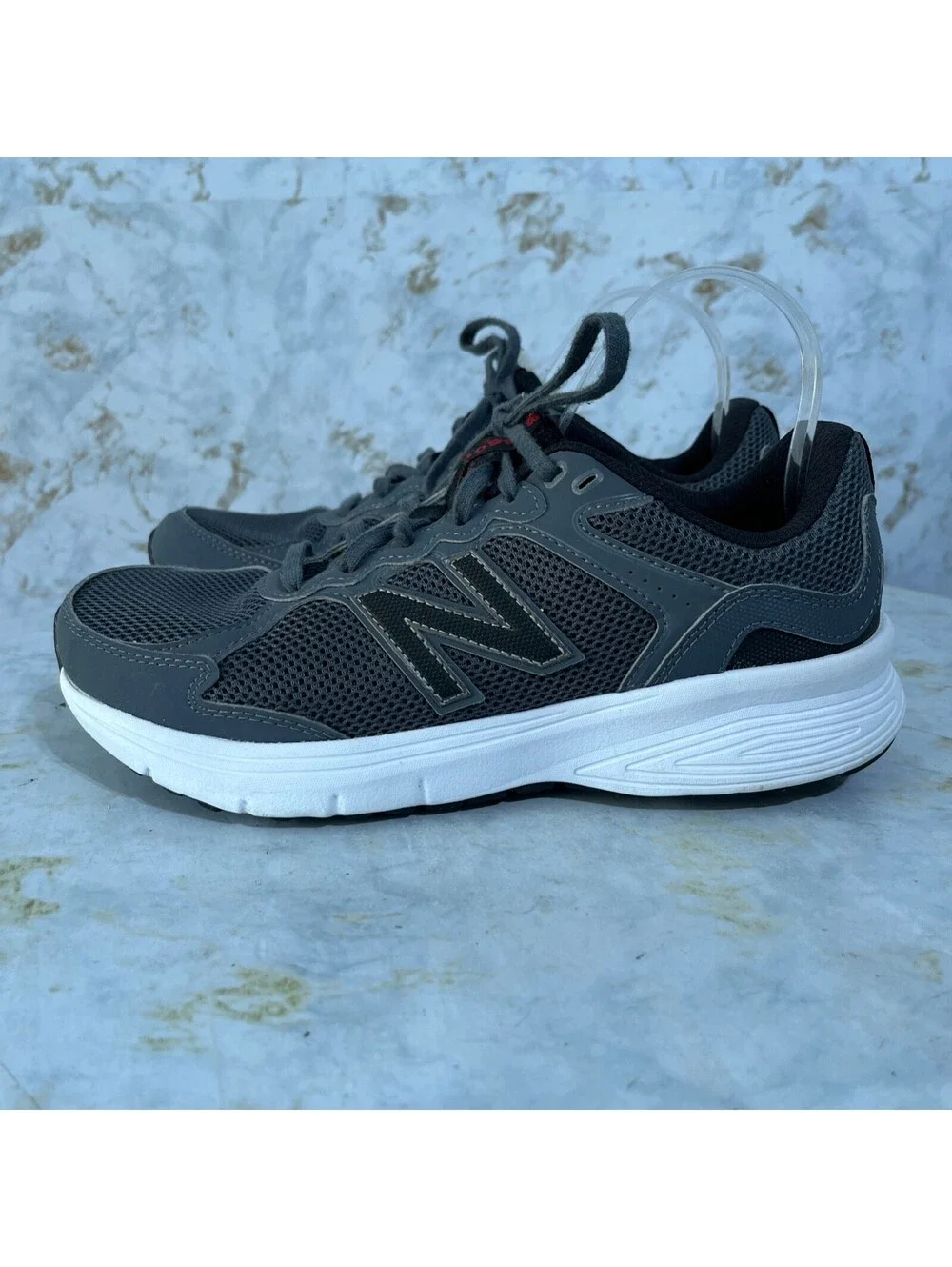 New Balance signs tread